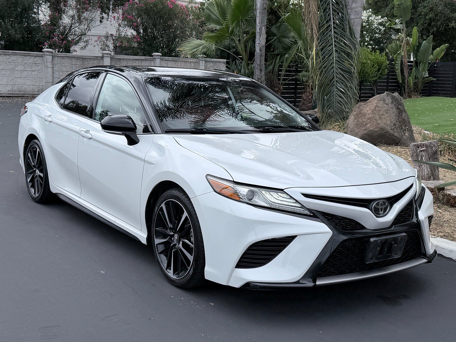 Used 2019 Toyota Camry XSE FWD image 5