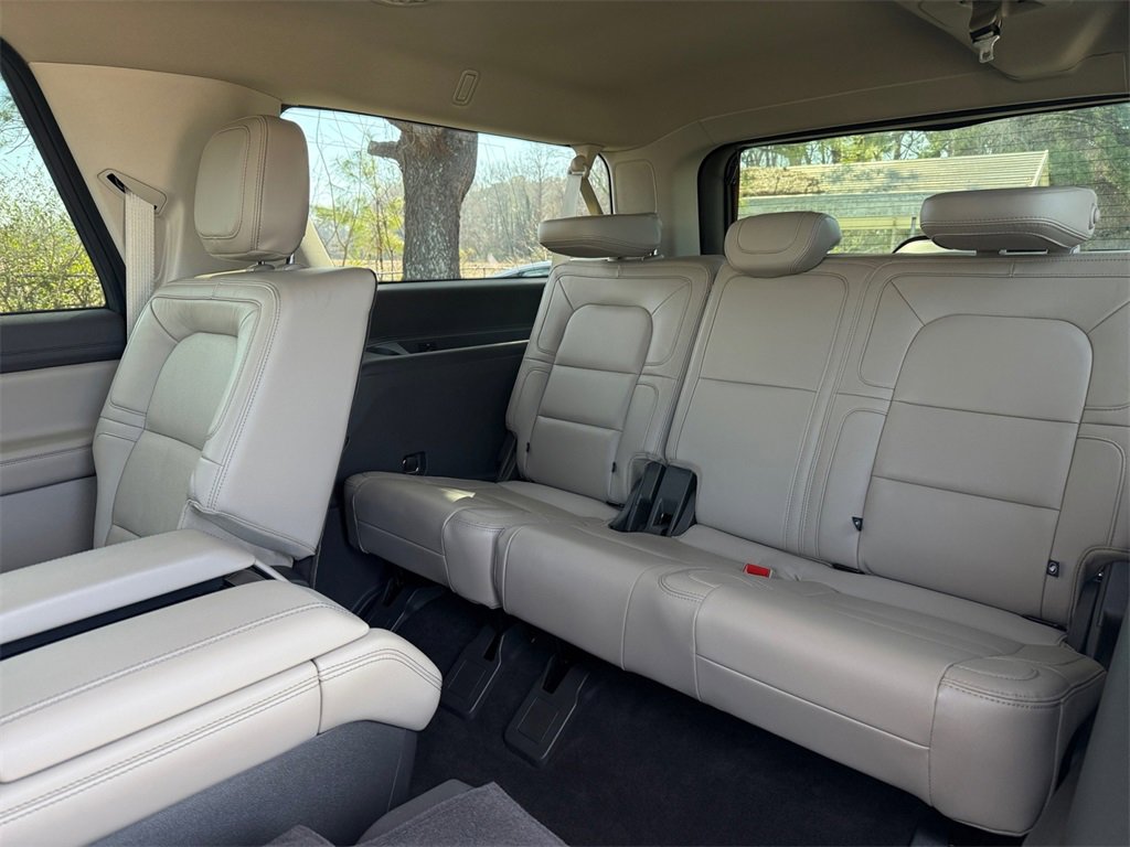 Used 2023 Lincoln Navigator L Reserve image 19