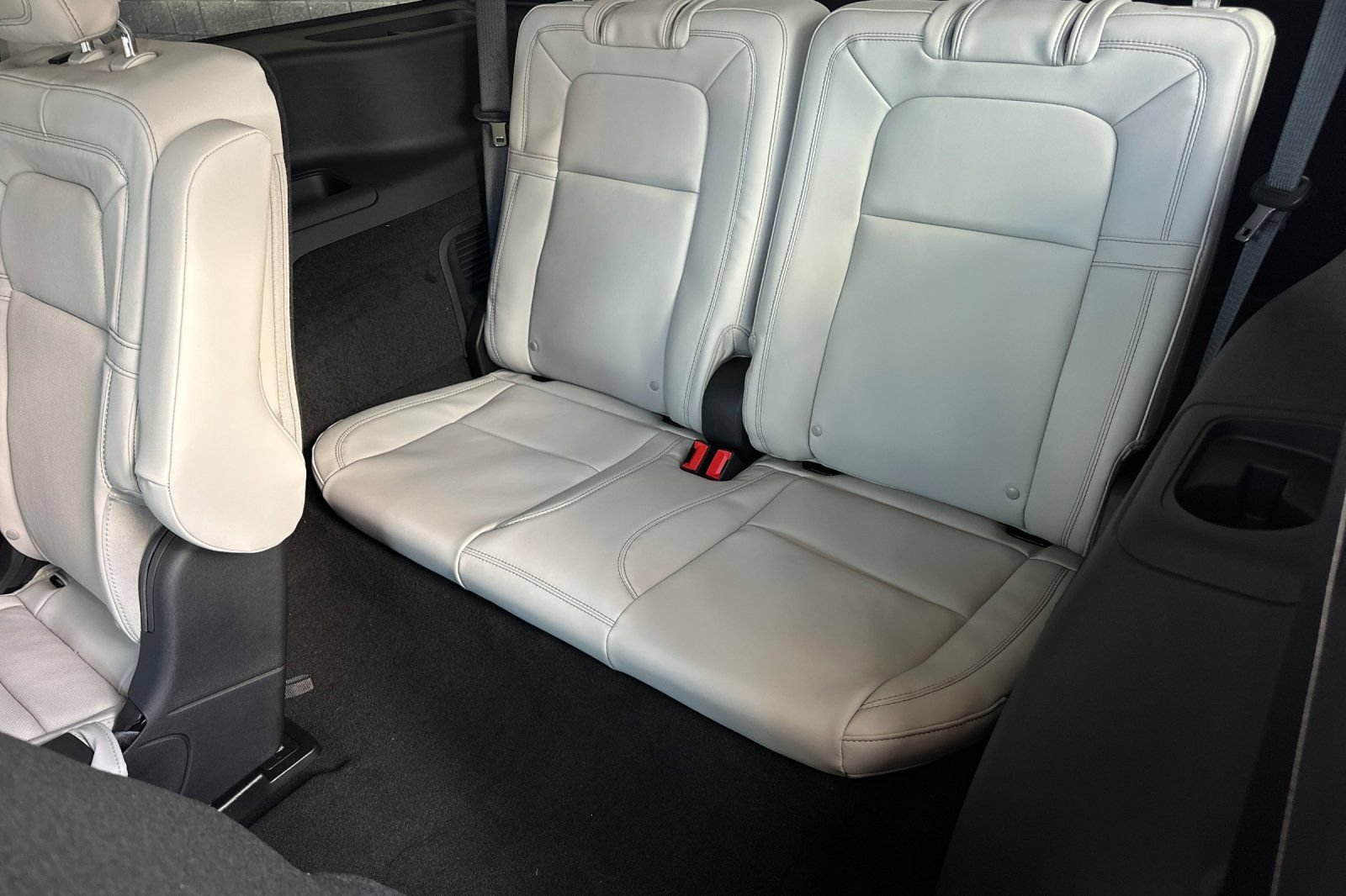 New 2026 Lincoln Aviator Reserve AWD/4WD image 13