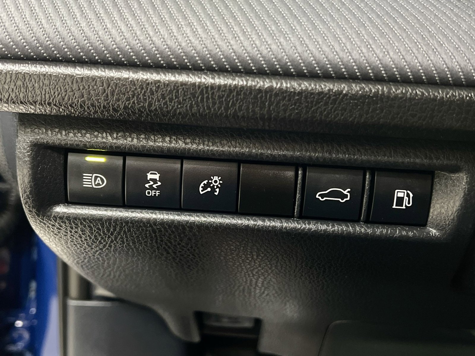 Used 2025 Toyota Camry SE image 37