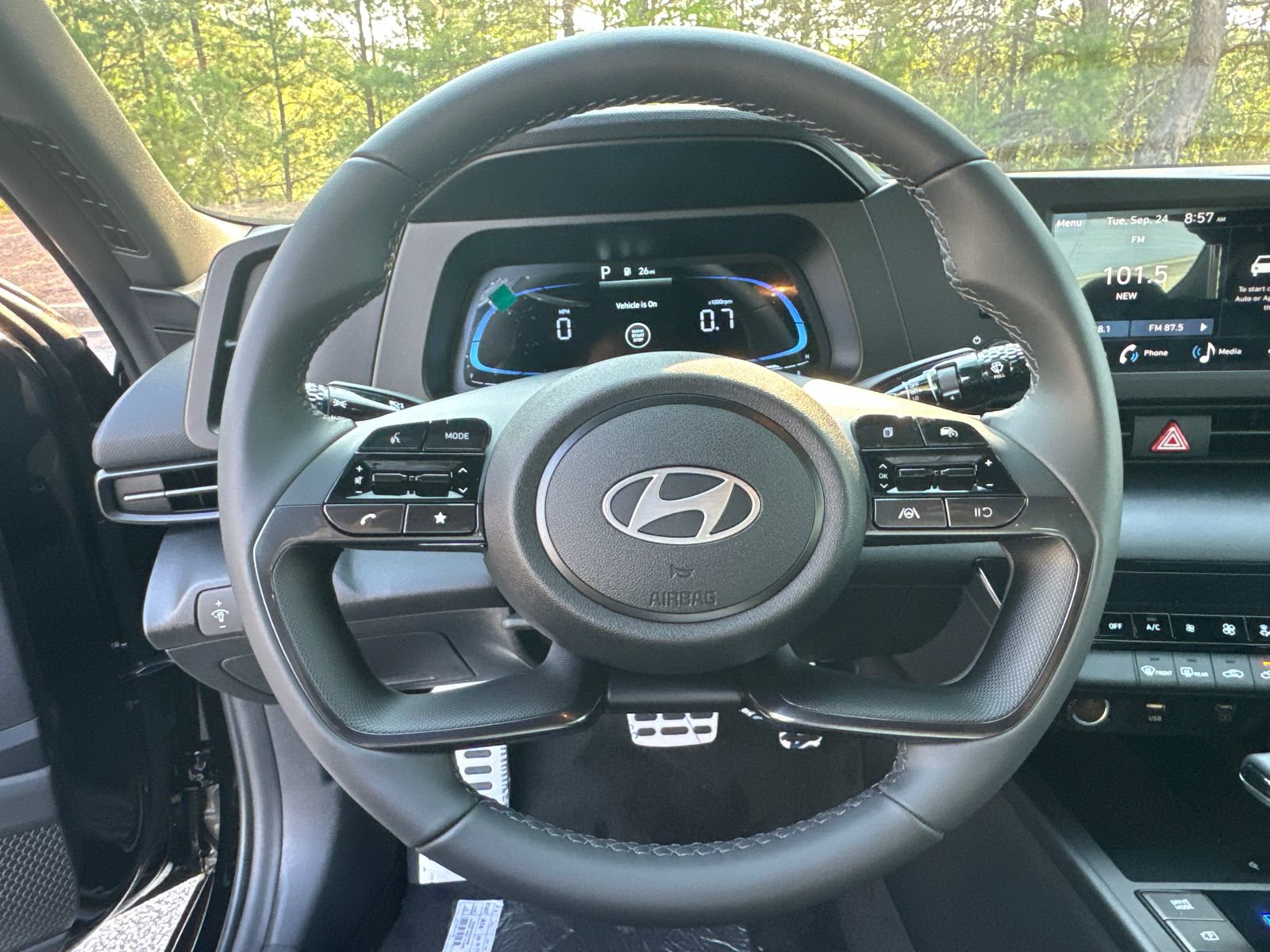 New 2025 Hyundai Elantra Sport image 25