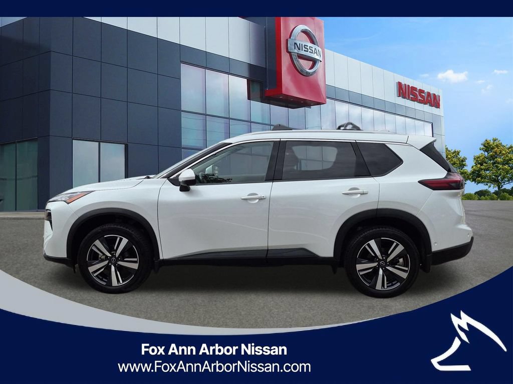 Used 2024 Nissan Rogue SL w/ SL Premium Package AWD/4WD image 2