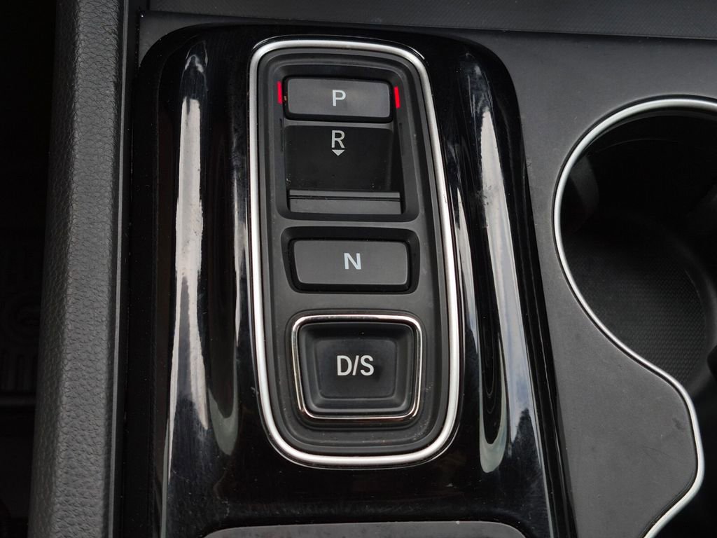 Used 2024 Honda Pilot Touring image 22