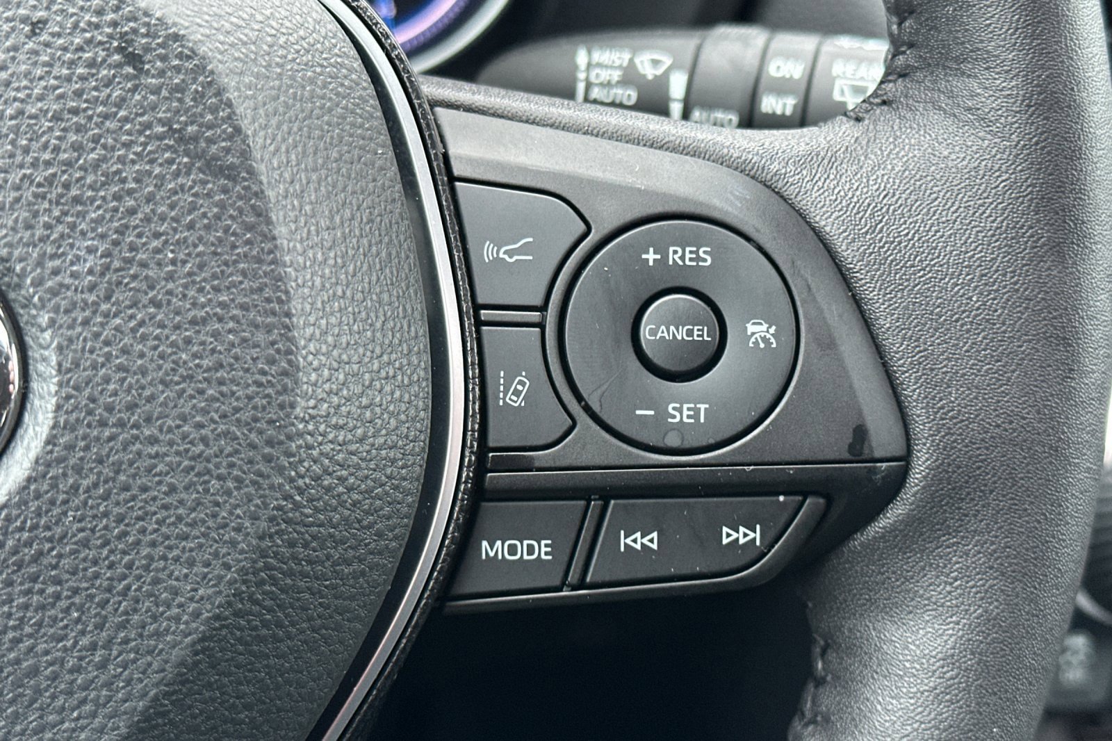 Used 2021 Toyota RAV4 Limited image 28