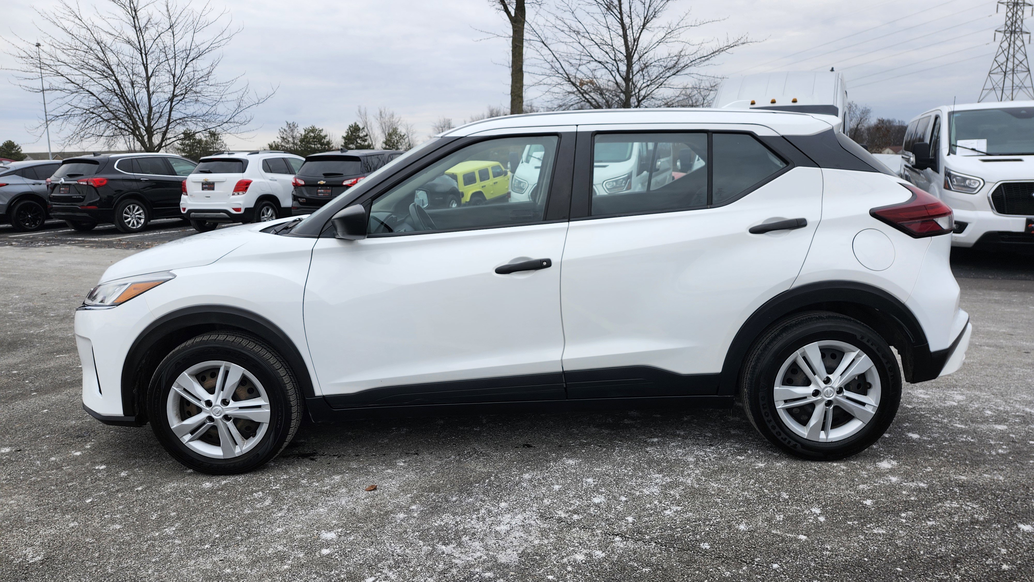 Used 2021 Nissan Kicks S image 12