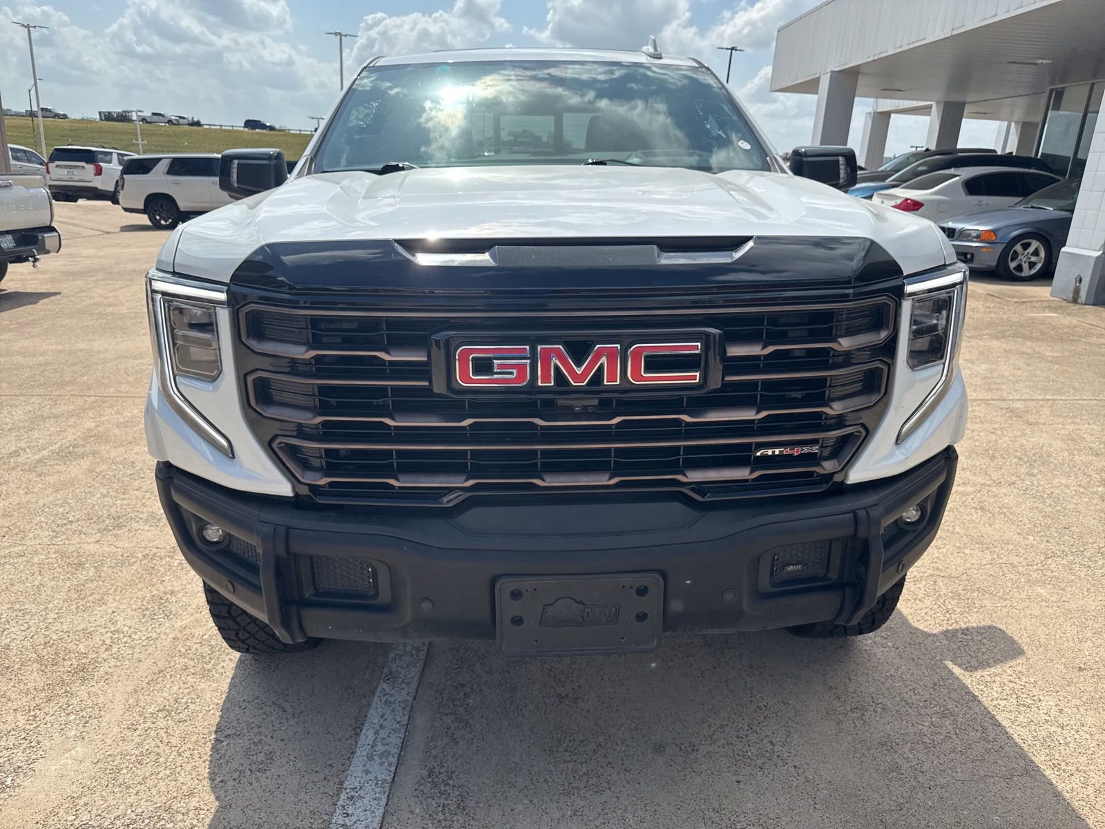 Used 2025 GMC Sierra 1500 AT4X image 10