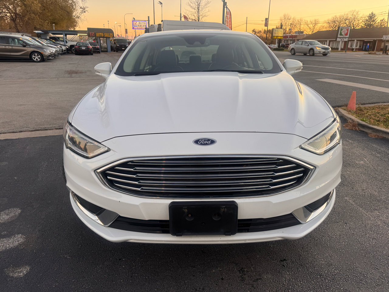 Used 2018 Ford Fusion SE w/ Equipment Group 602A image 2