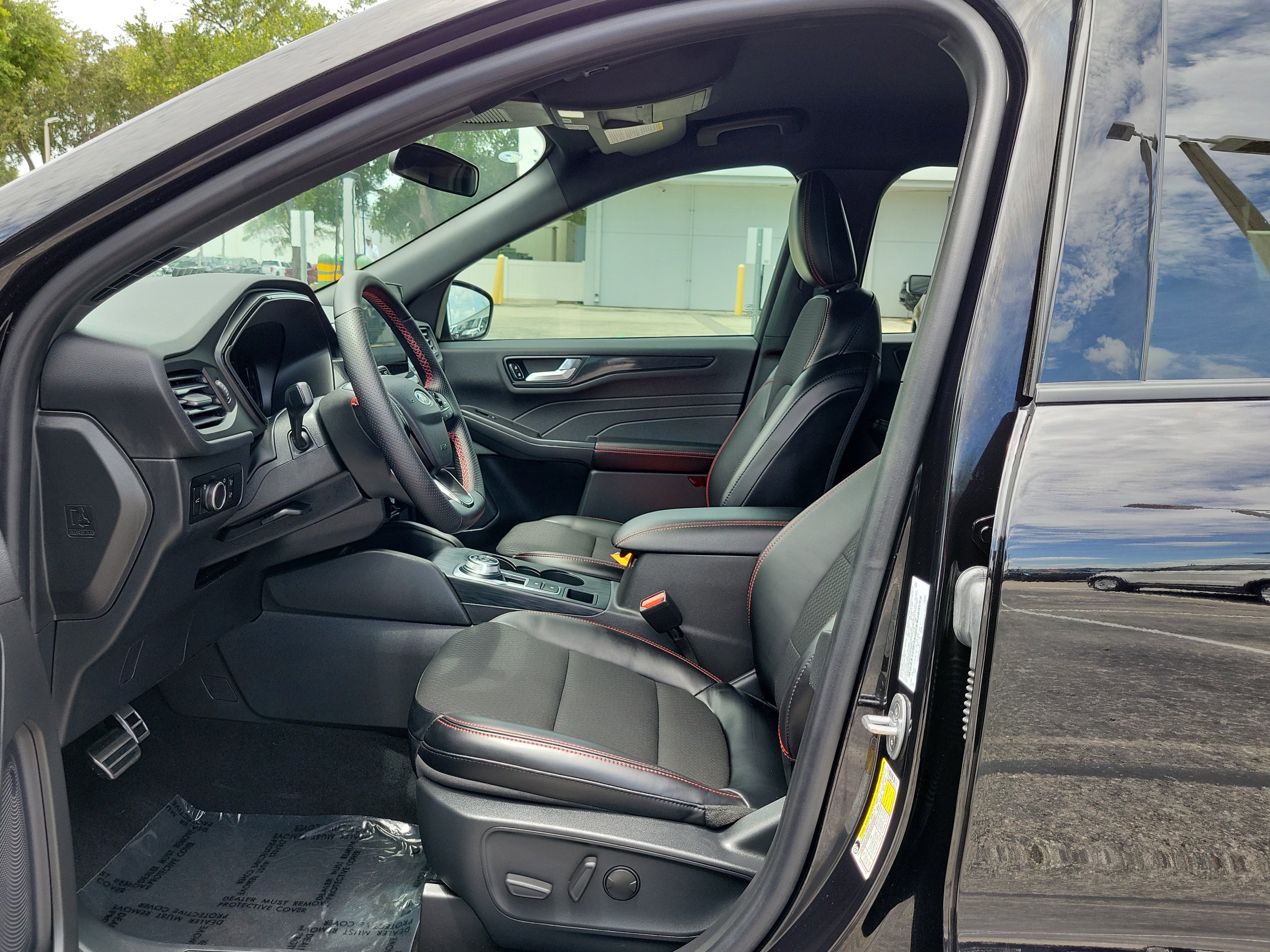 Certified 2024 Ford Escape ST-Line w/ Tech Pack #1 FWD image 20