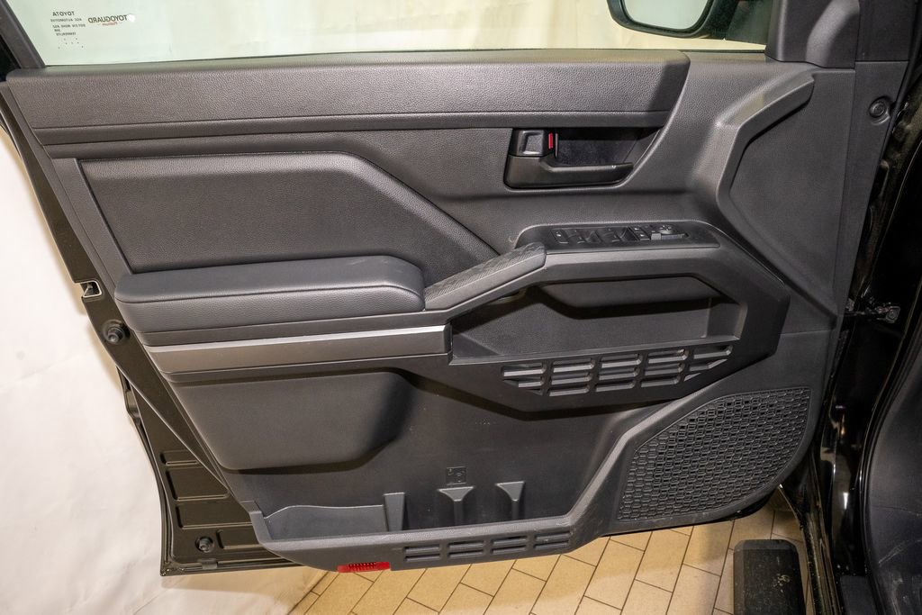 Certified 2025 Toyota Tacoma SR5 image 10