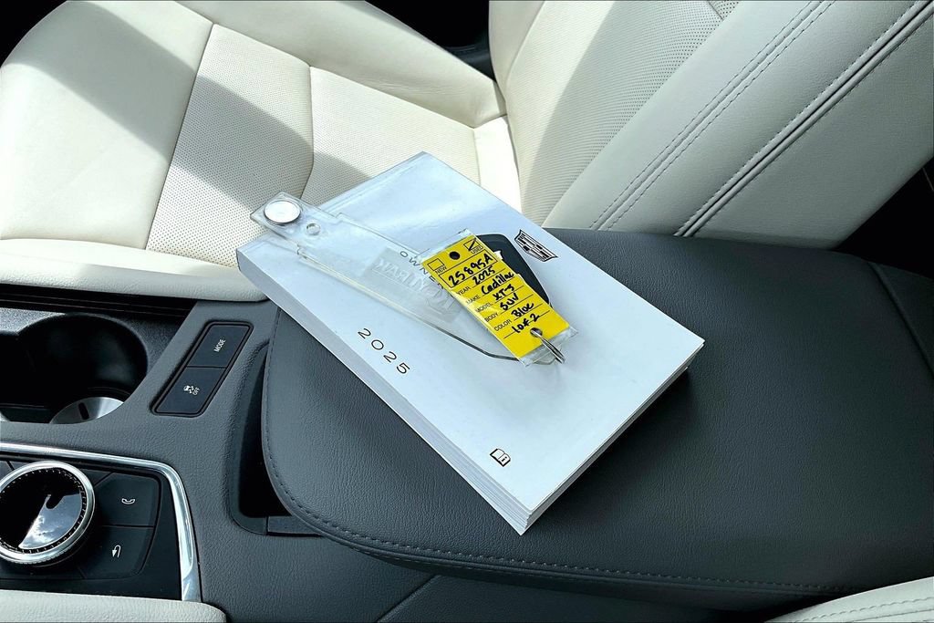 Certified 2025 Cadillac XT5 Premium Luxury FWD image 35