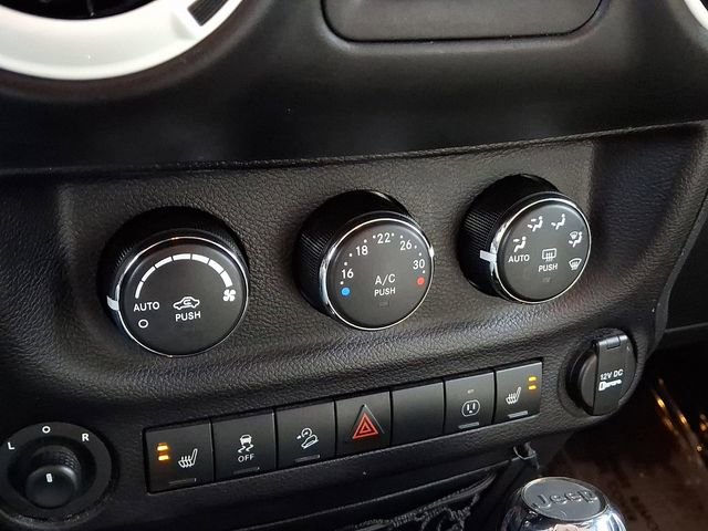 Used 2015 Jeep Wrangler Unlimited Sahara w/ Quick Order Package 24X AWD/4WD image 15