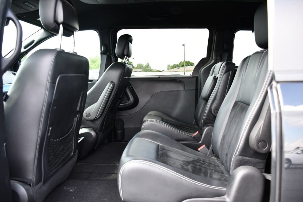Used 2016 Dodge Grand Caravan SXT FWD image 15