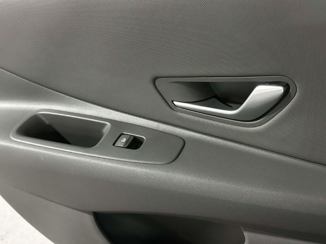Used 2025 Hyundai Elantra SEL FWD image 25