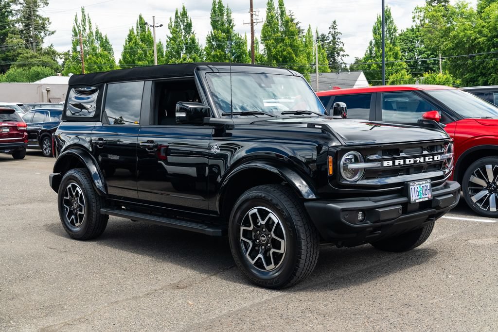 Used 2024 Ford Bronco Outer Banks AWD/4WD image 1