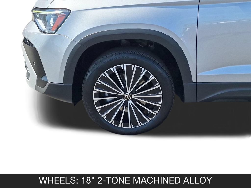 Used 2025 Volkswagen Taos SE FWD image 11
