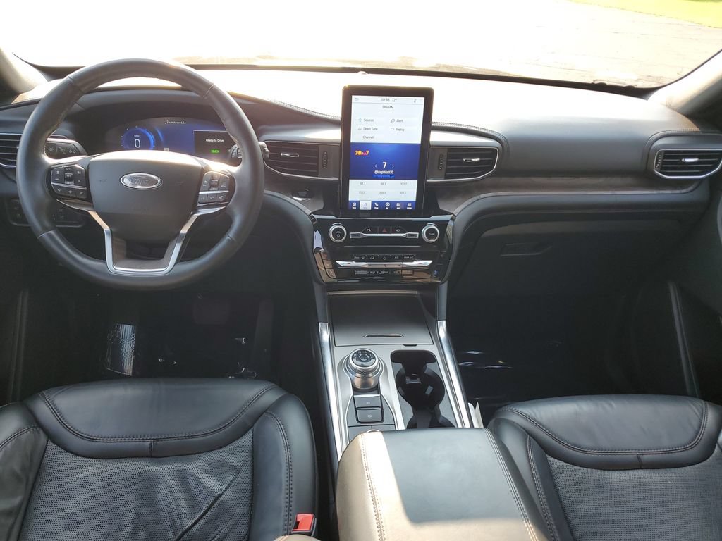 Used 2022 Ford Explorer Platinum w/ Technology Package AWD/4WD image 12