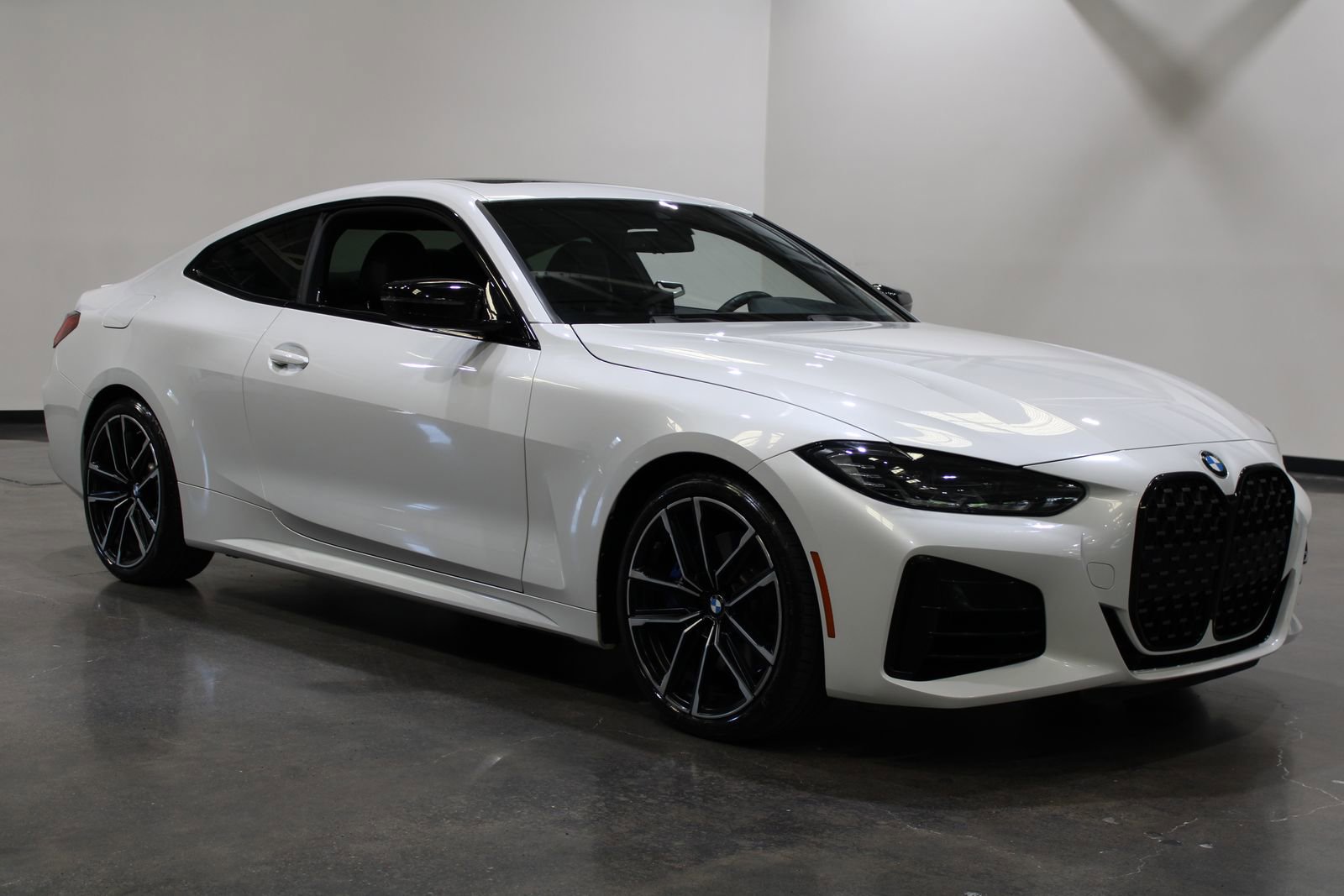 Used 2022 BMW M440i Coupe w/ Premium Package image 4