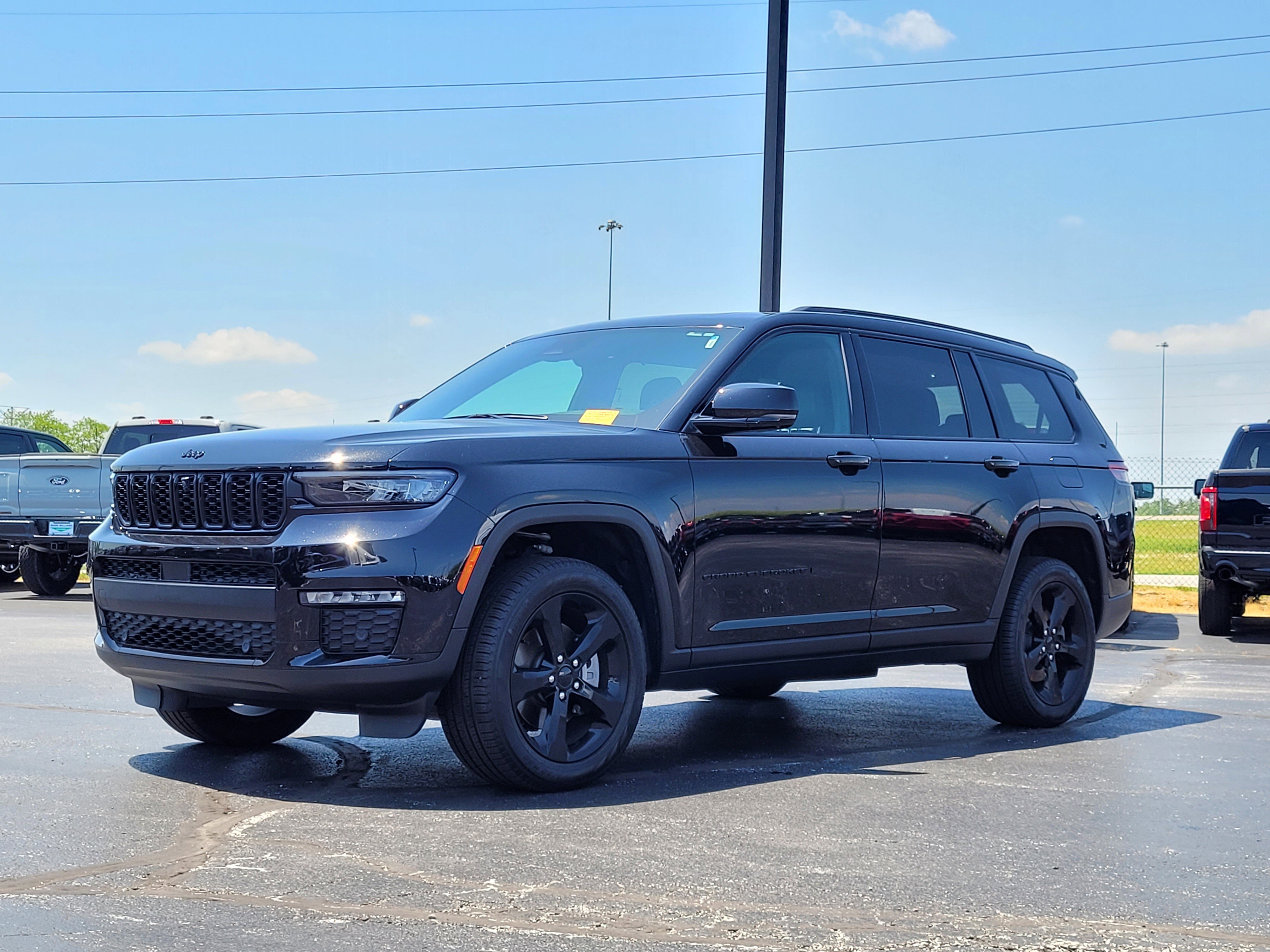 Used 2025 Jeep Grand Cherokee L Limited w/ Luxury Tech Group II AWD/4WD image 8