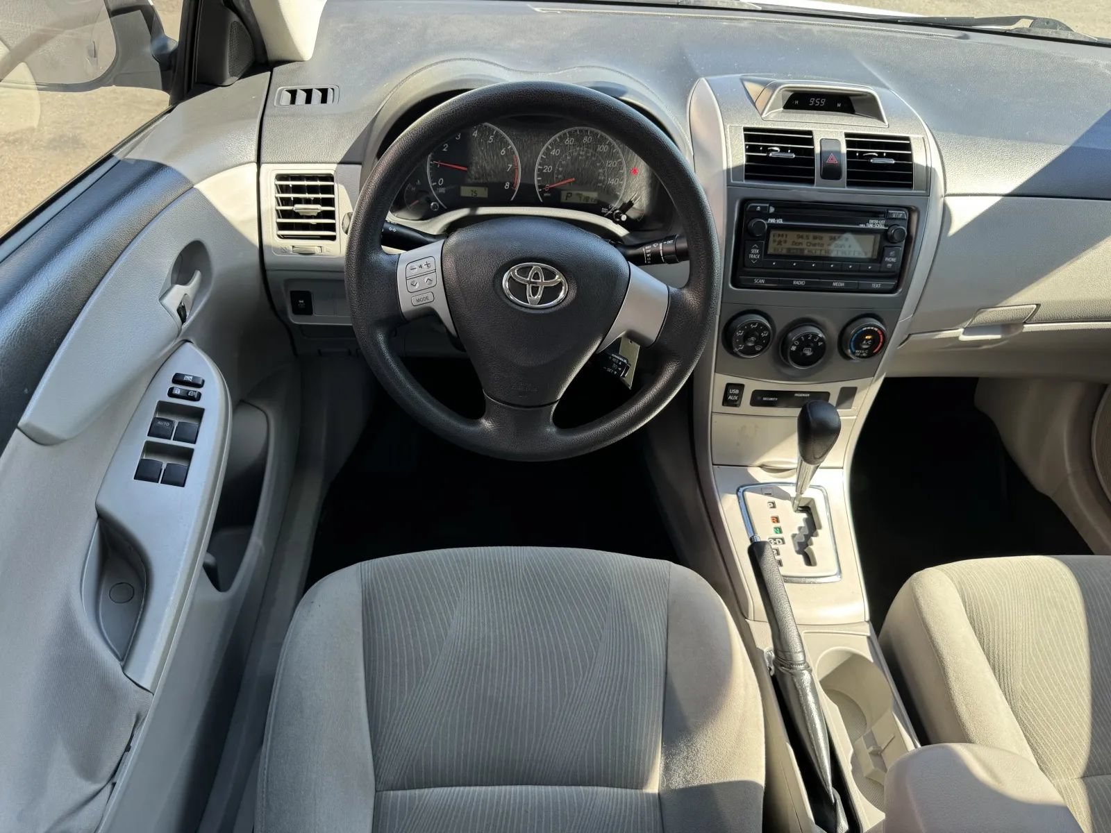 Used 2012 Toyota Corolla LE FWD image 17