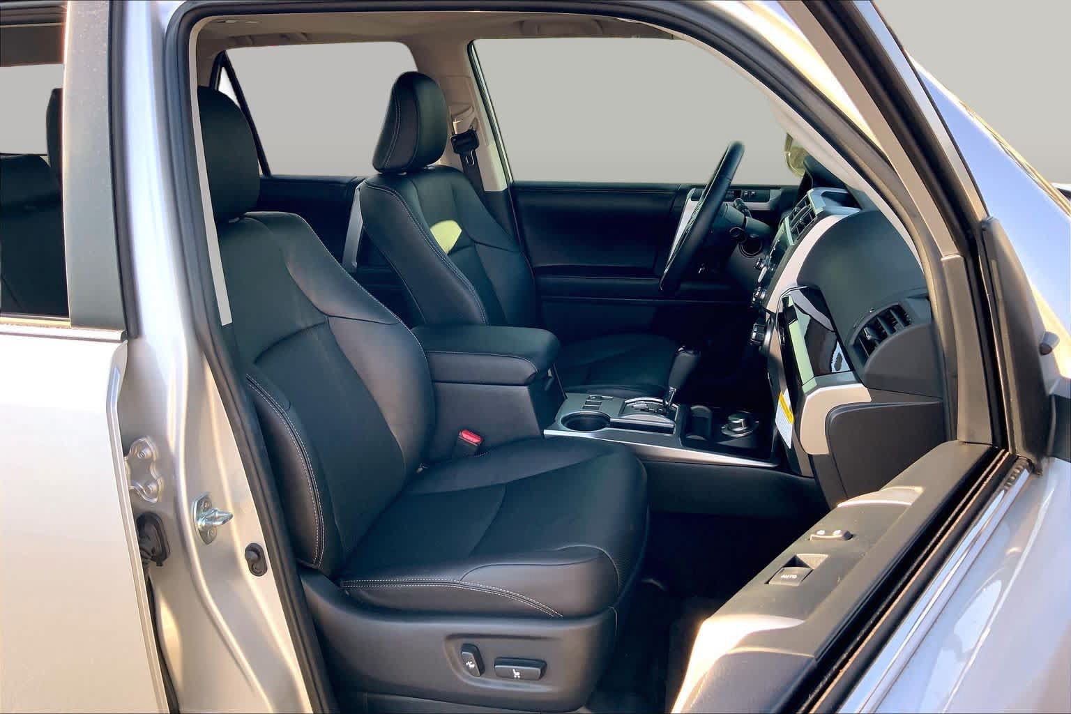 Used 2024 Toyota 4Runner Limited AWD/4WD image 9