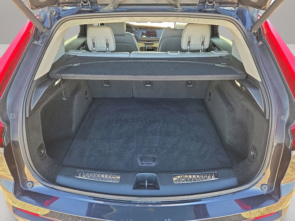 Used 2023 Cadillac XT4 Premium Luxury image 14