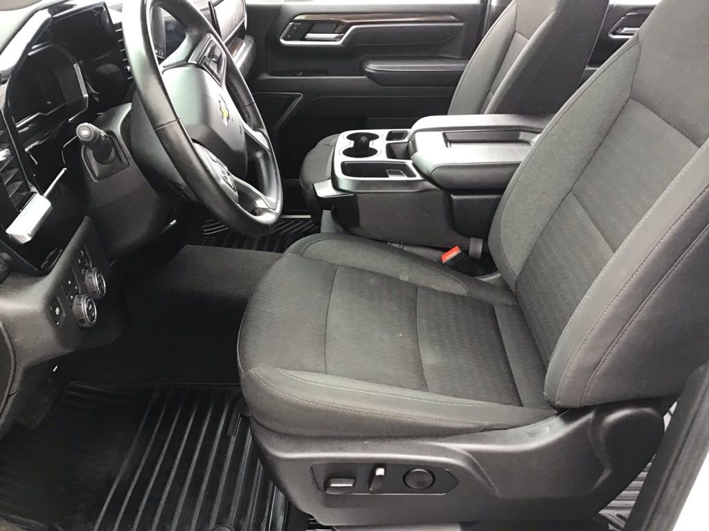 Used 2025 Chevrolet Silverado 2500 LT w/ Safety Package AWD/4WD image 7