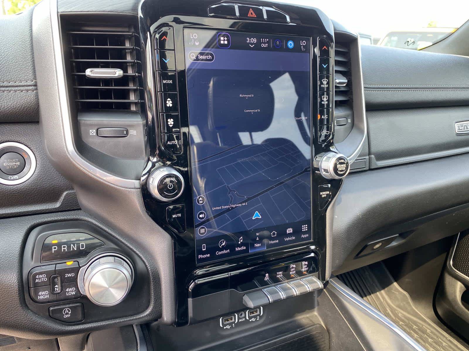 Used 2023 RAM 1500 Laramie AWD/4WD image 16