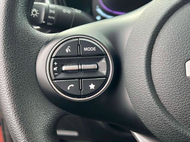 Used 2023 Kia Soul LX w/ LX Technology Package image 18