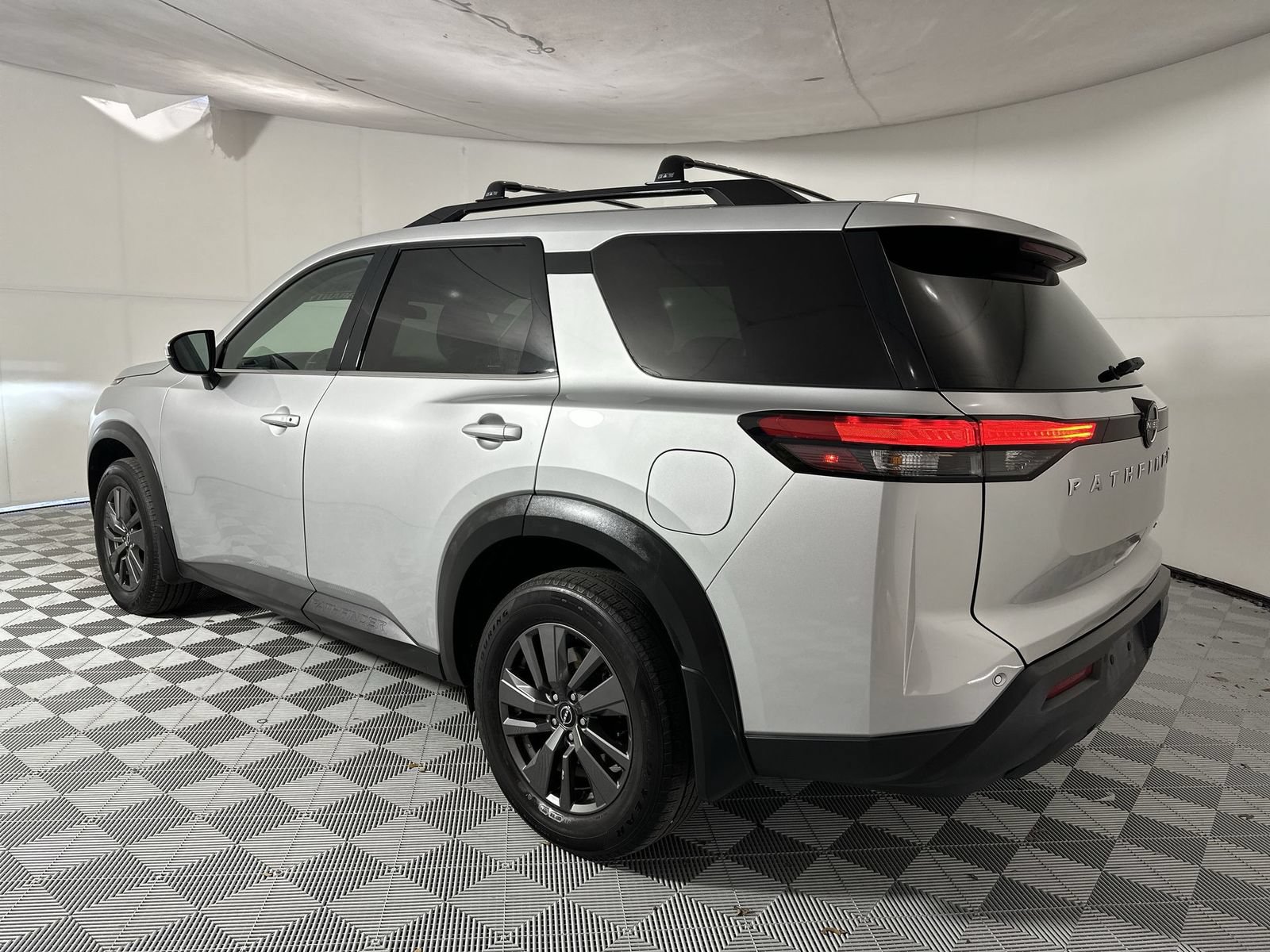 Certified 2022 Nissan Pathfinder SV FWD image 6