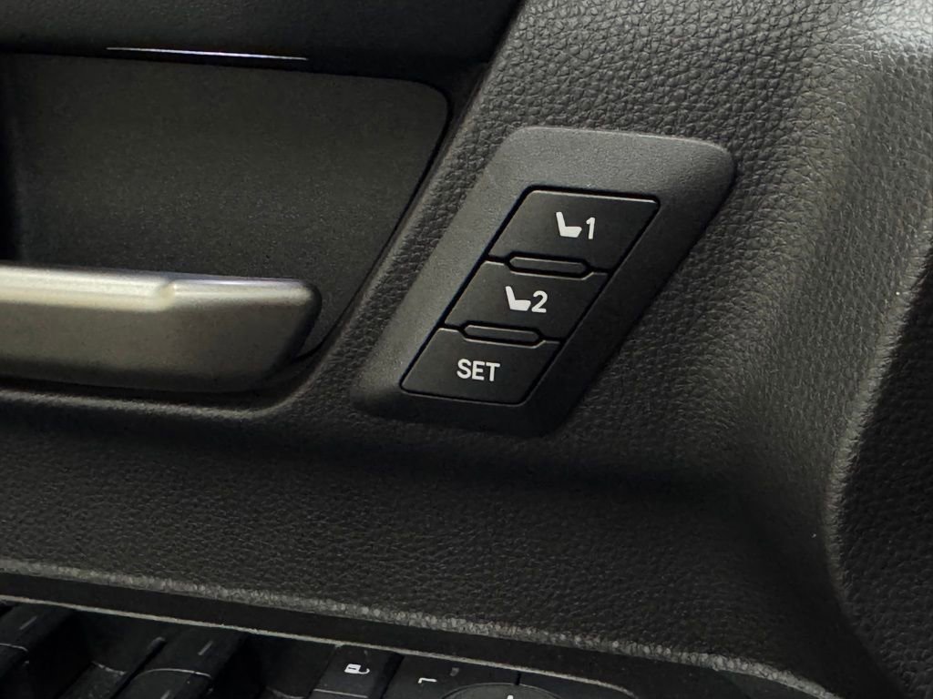 Used 2025 Toyota 4Runner Platinum AWD/4WD image 15