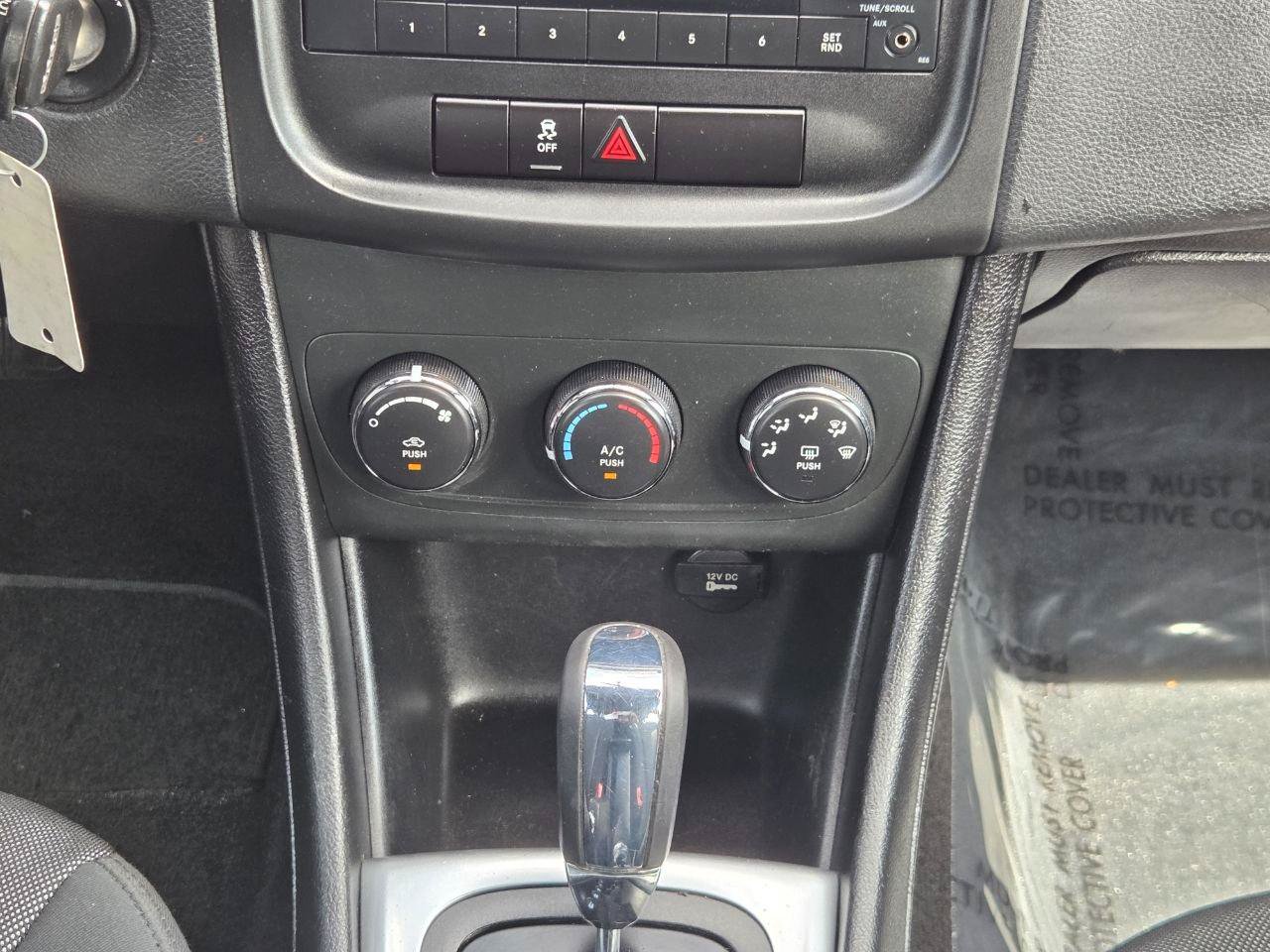 Used 2012 Dodge Avenger SE FWD image 18