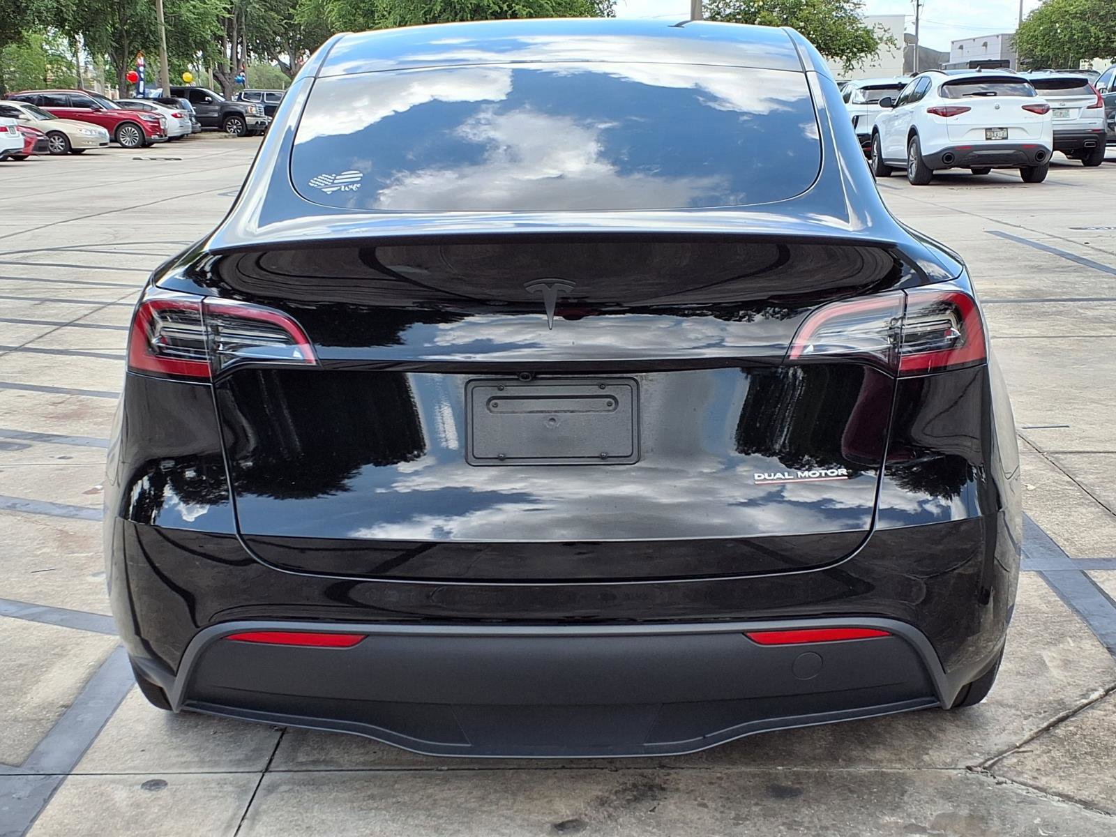 Used 2025 Tesla Model Y Performance AWD/4WD image 4