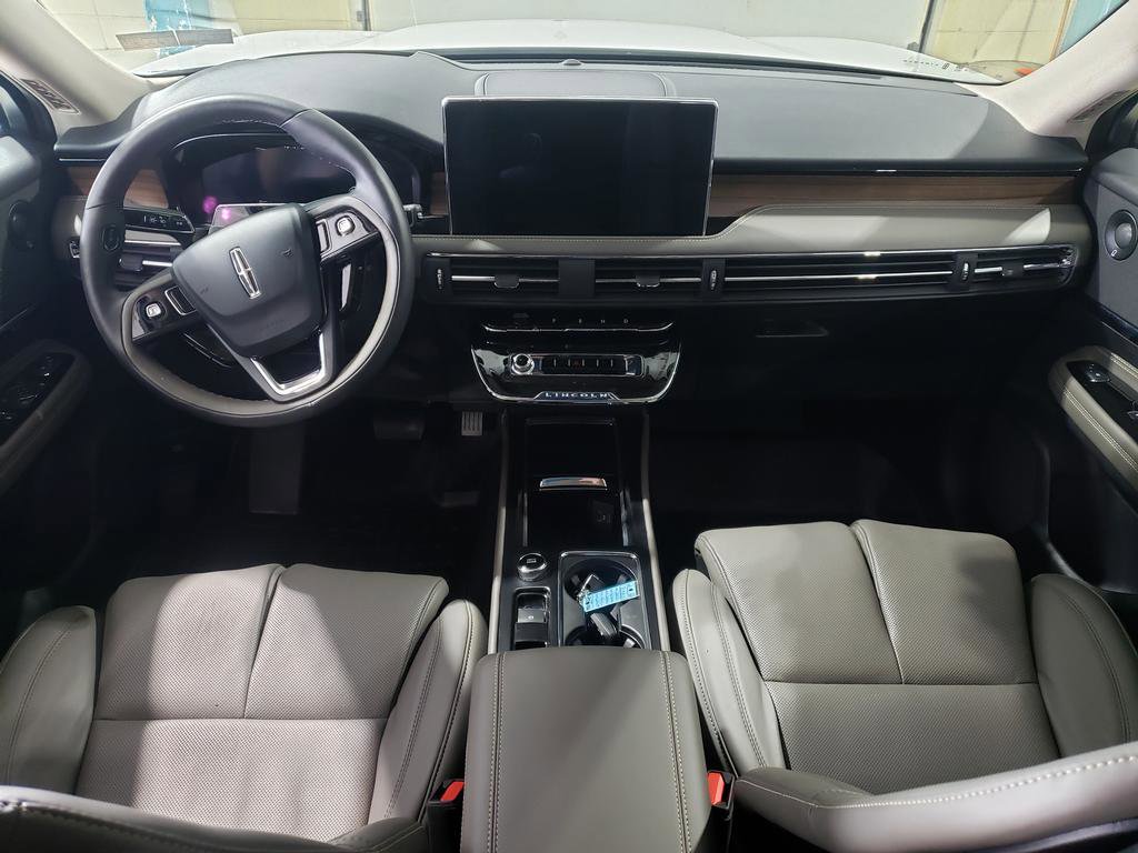 Used 2025 Lincoln Corsair Reserve w/ Equipment Group 202A image 14