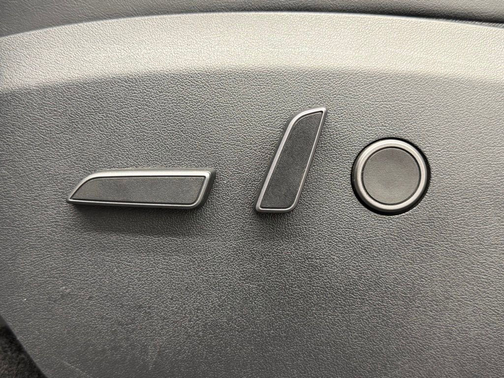 Used 2023 Tesla Model Y Long Range image 22