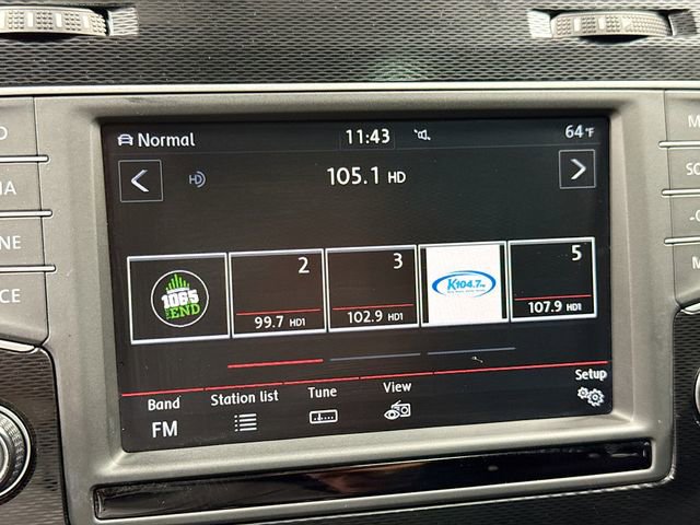 Used 2017 Volkswagen GTI SE image 16