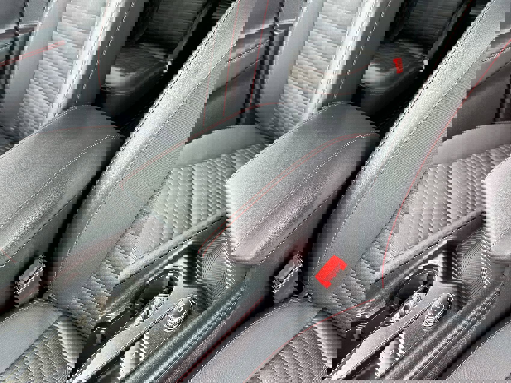 Used 2025 Ford Explorer ST-Line w/ Premium Package image 21