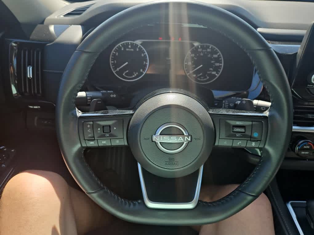 Used 2022 Nissan Pathfinder SV FWD image 16