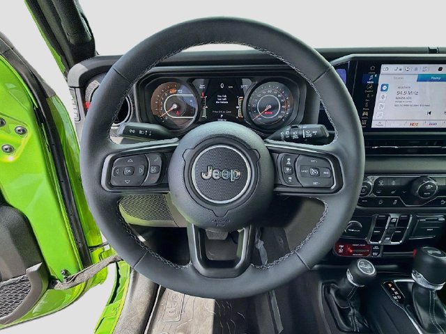 Used 2025 Jeep Wrangler Unlimited Rubicon AWD/4WD image 12