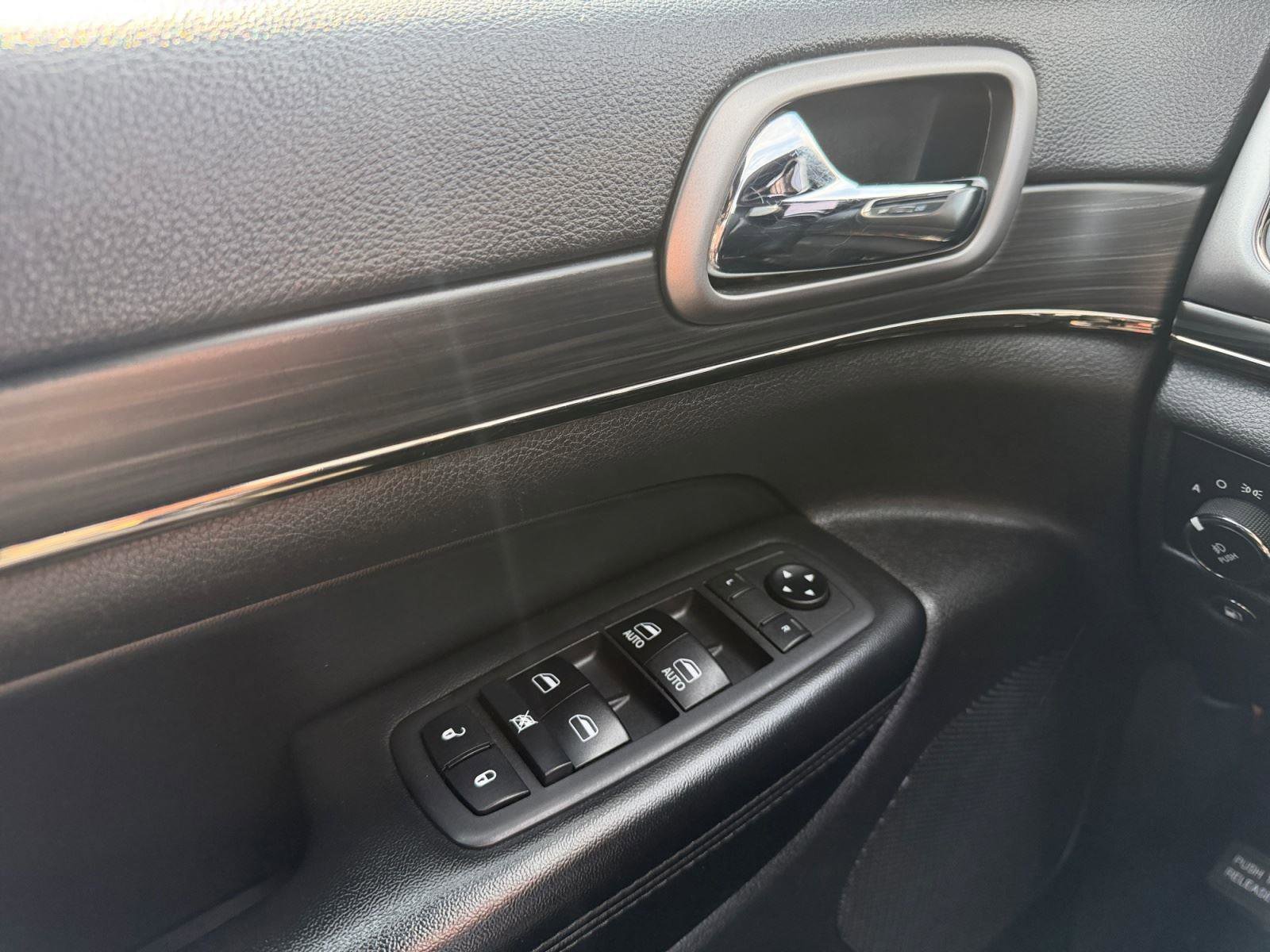 Used 2019 Jeep Grand Cherokee Limited X AWD/4WD image 17