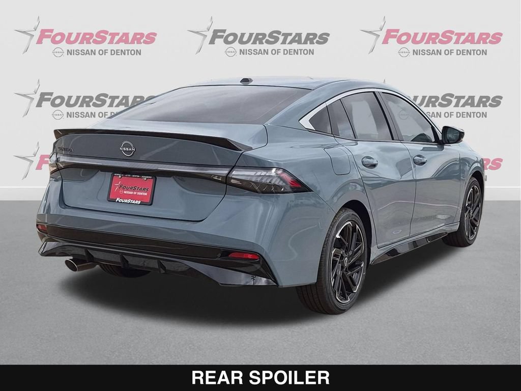 New 2027 Nissan Sentra SR w/ Floor Mat Package FWD image 4