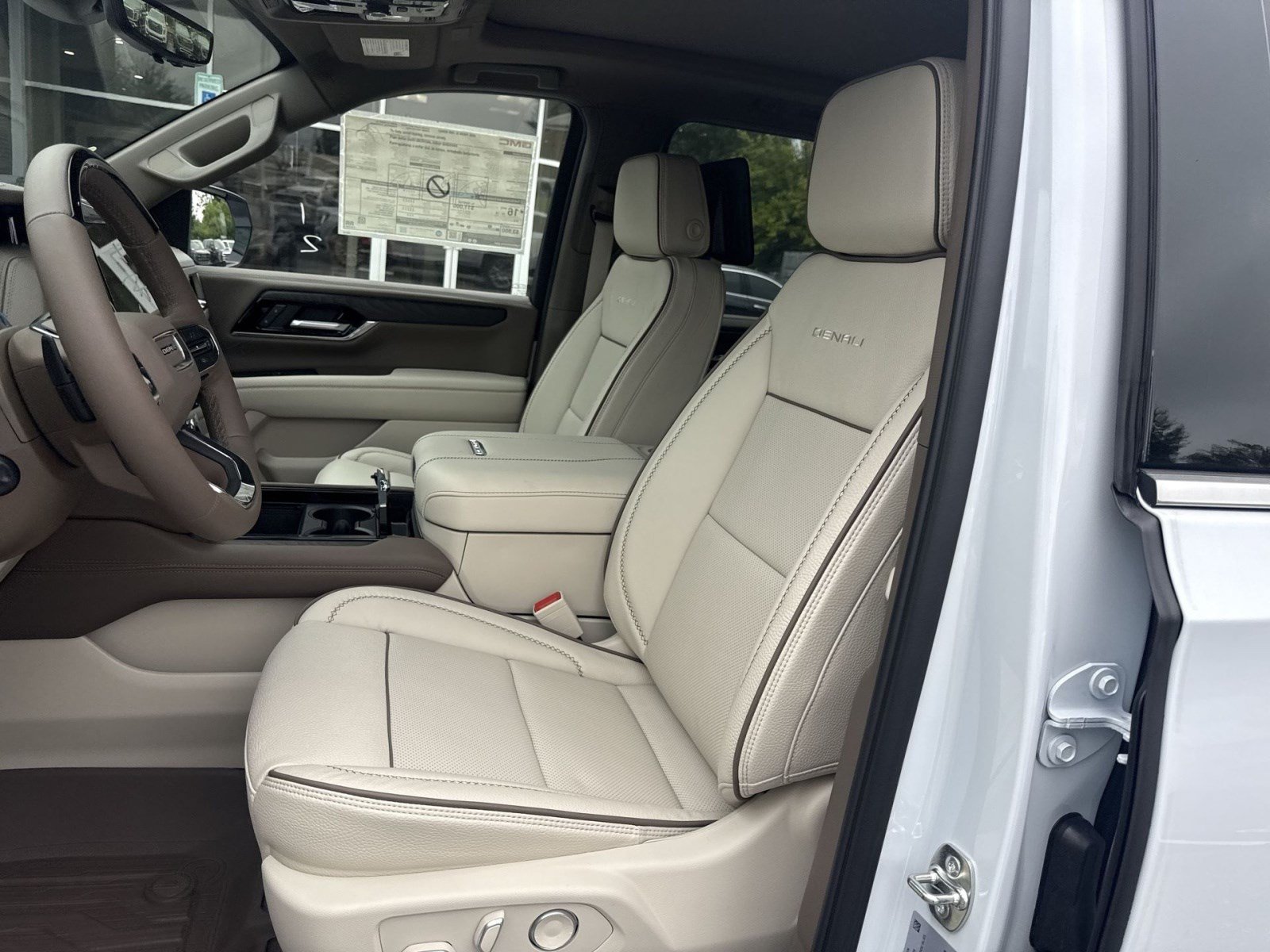 New 2026 GMC Yukon XL Denali w/ Denali Reserve Package AWD/4WD image 10