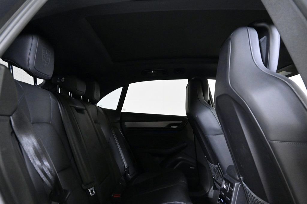 Certified 2025 Porsche Macan 4 Electric image 19