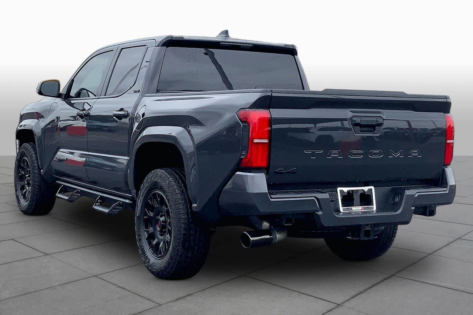 Used 2026 Toyota Tacoma SR5 AWD/4WD image 12