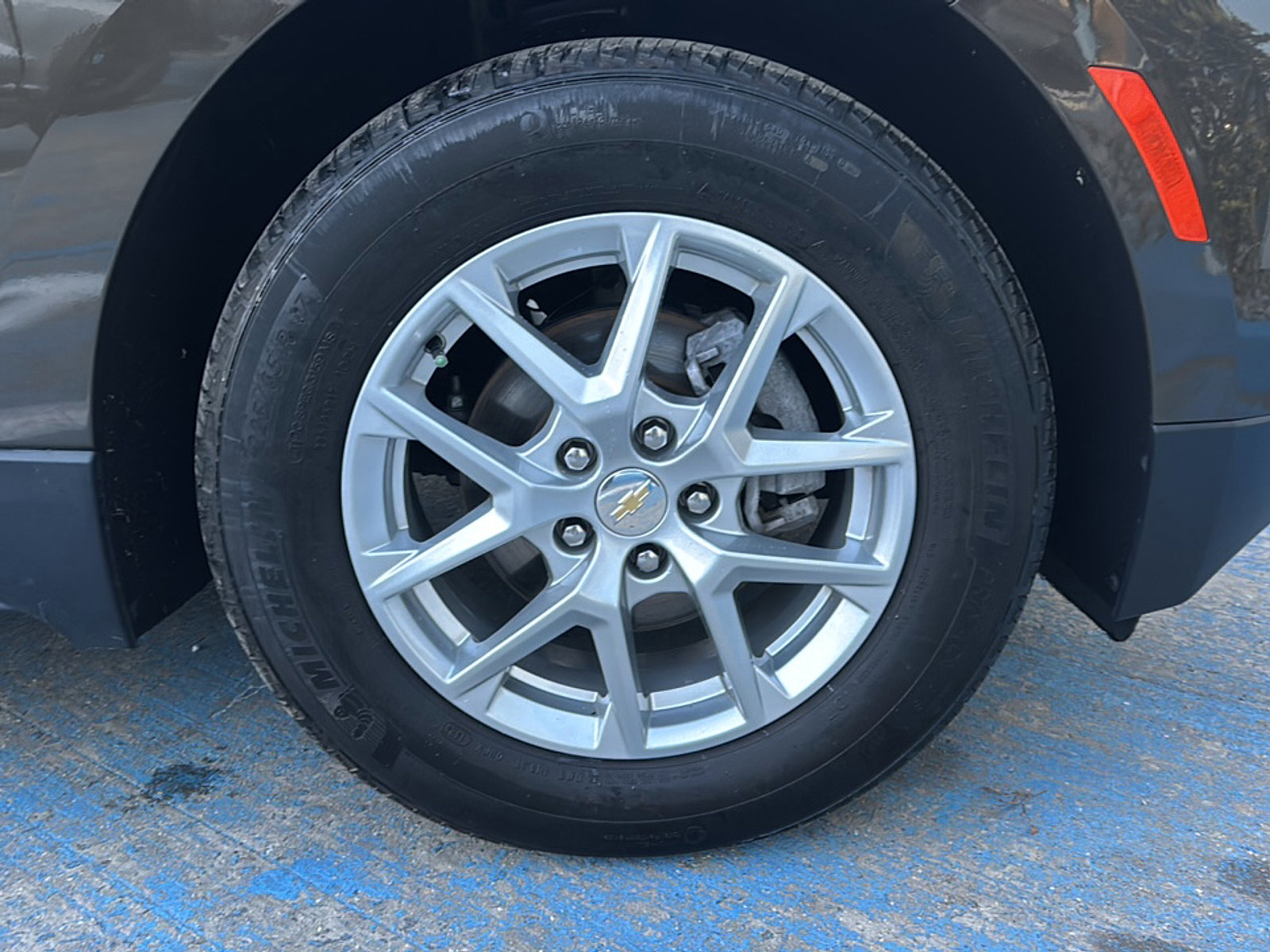 Used 2023 Chevrolet Equinox LT image 43