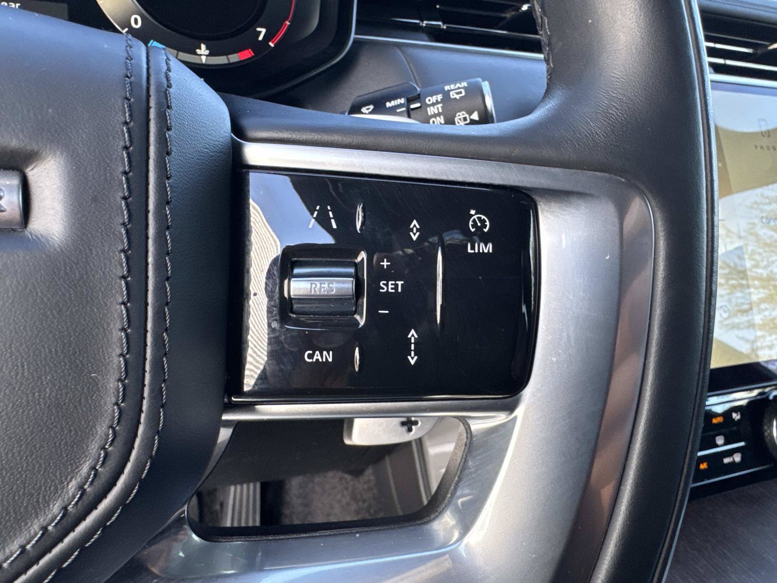Certified 2023 Land Rover Range Rover SE AWD/4WD image 30