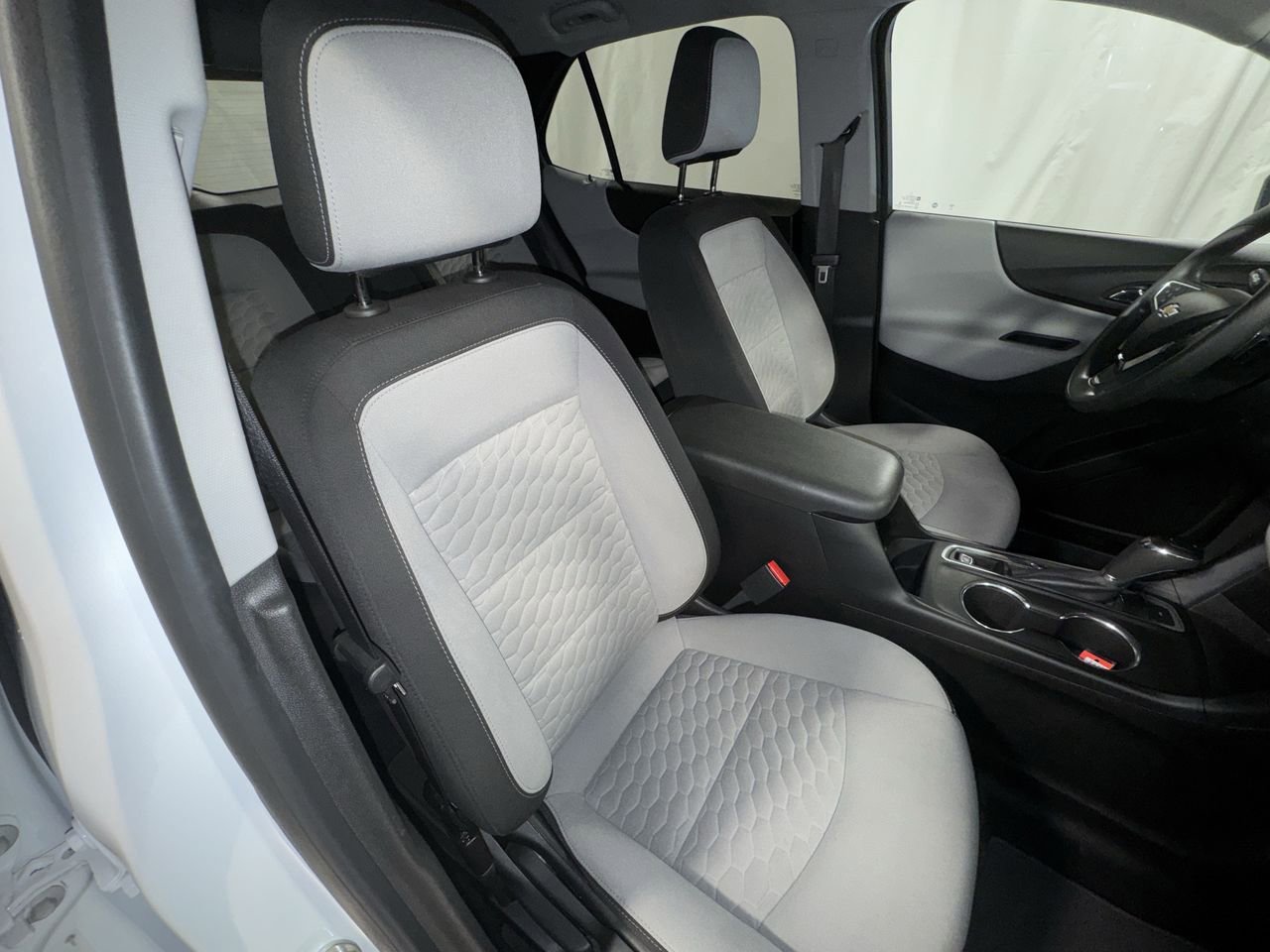 Used 2020 Chevrolet Equinox LS w/ LS Convenience Package image 30