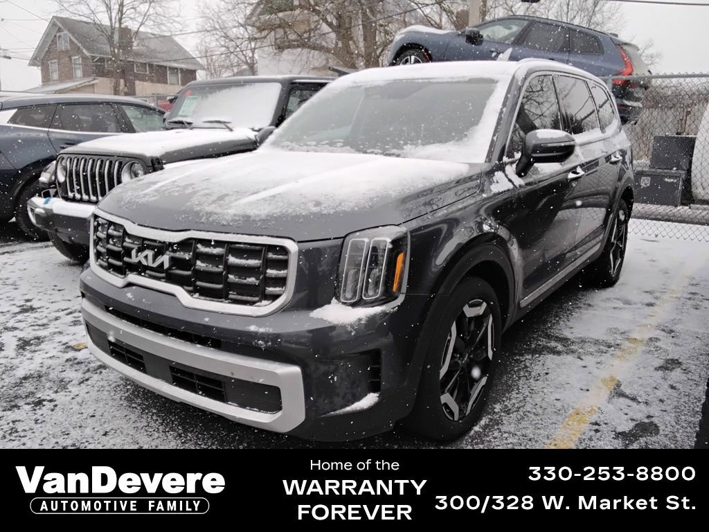 Used 2024 Kia Telluride S w/ S Sunroof Package