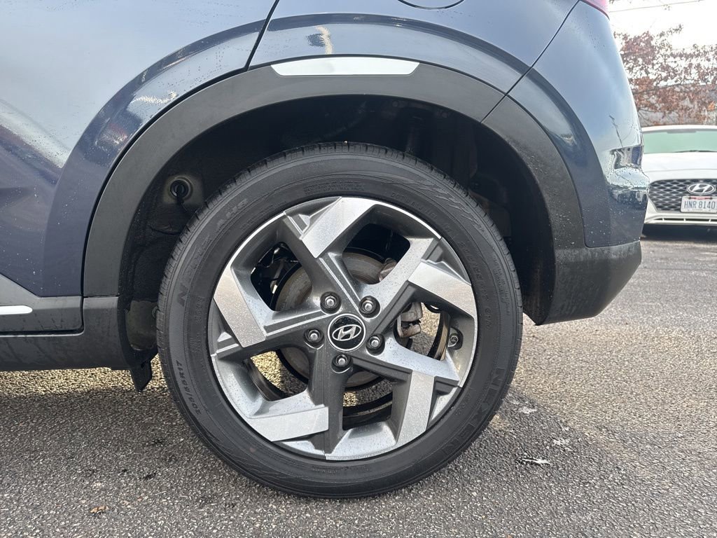 Used 2023 Hyundai Venue Limited w/ Cargo Package image 13