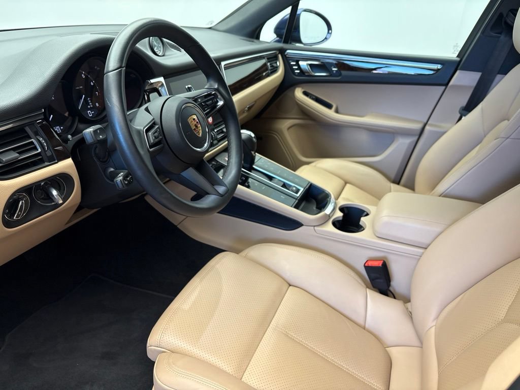 Certified 2026 Porsche Macan AWD/4WD image 5