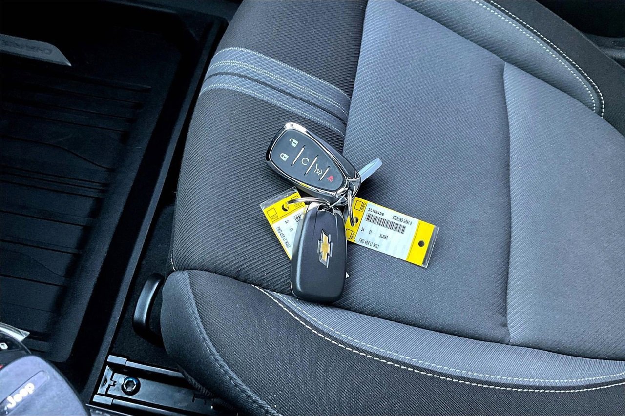 Used 2024 Chevrolet Blazer LT w/ Convenience Package image 29